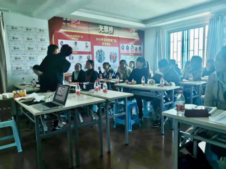 ���R�ӑB�� ���R����ɞ�����С̫ꖵġ�С̫ꖡ����� 4����Ӗ�e�_���� 50��Ӣ��������