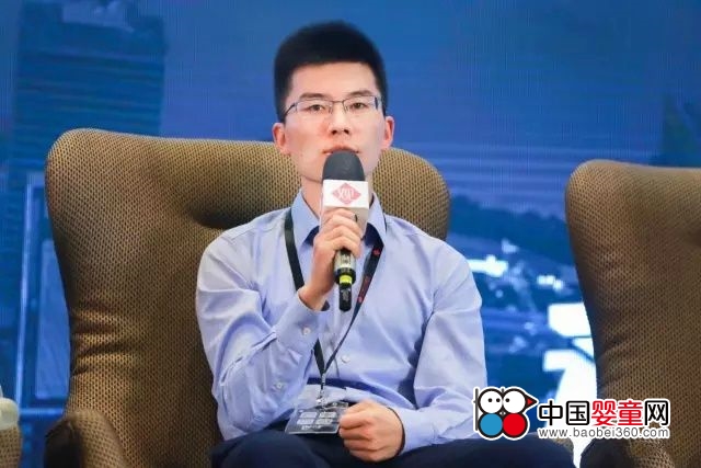 ������CEO������ĸ���ИI�����M����ٰlչ��